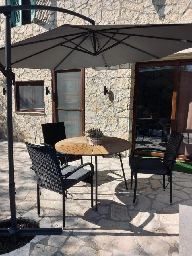 Moxy Paxos Apartments Гайос Экстерьер фото
