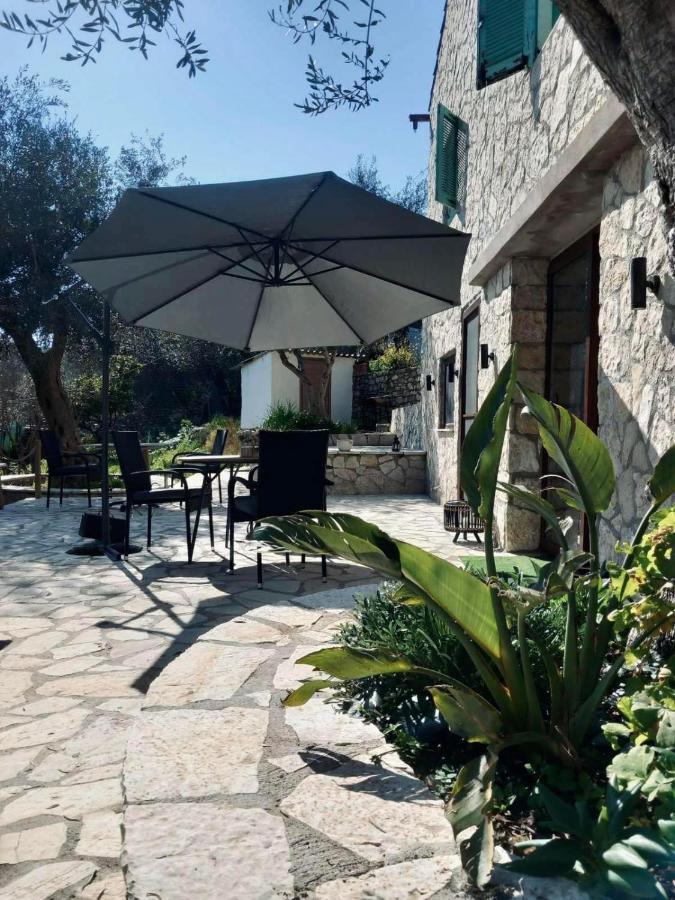 Moxy Paxos Apartments Гайос Экстерьер фото