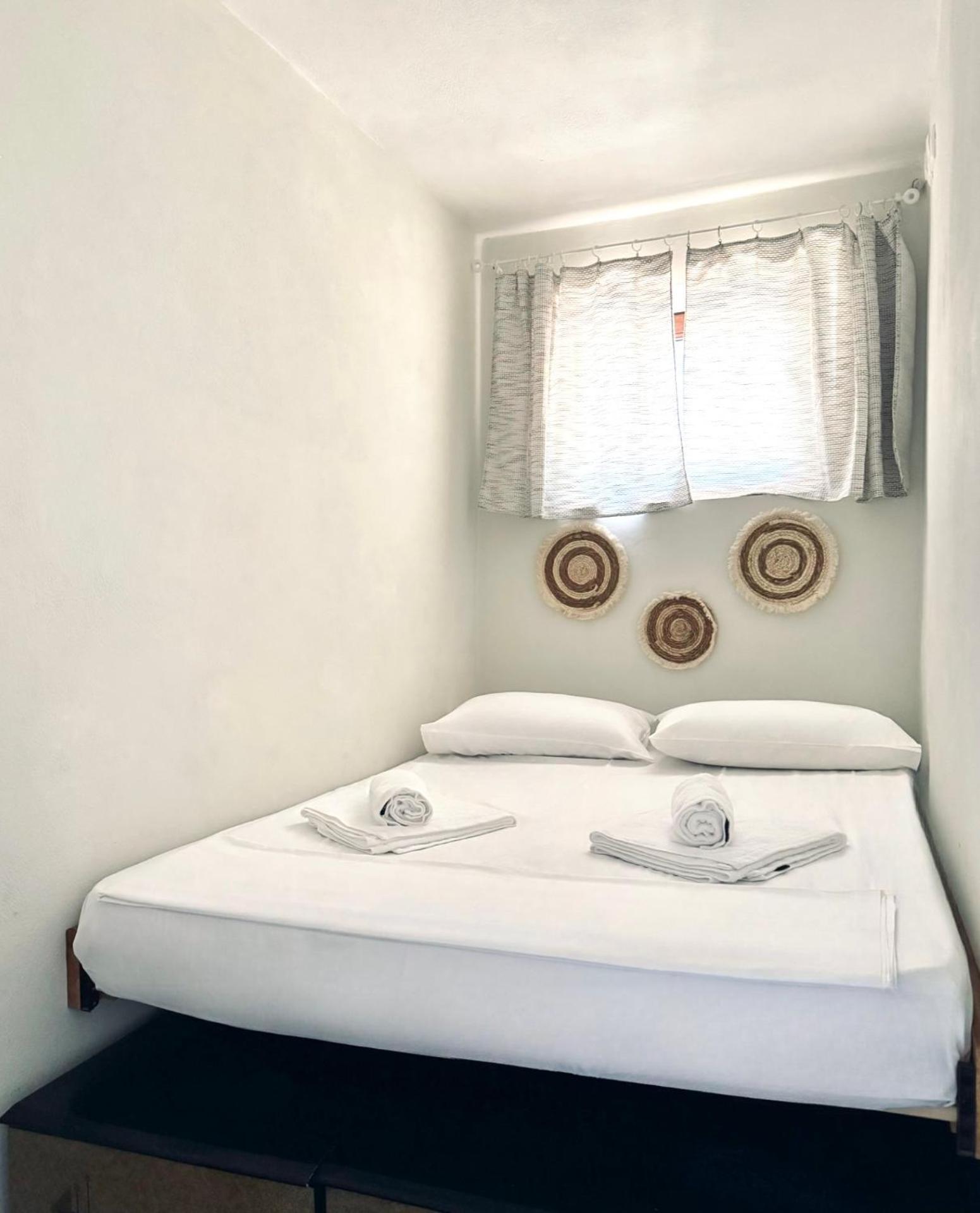 Moxy Paxos Apartments Гайос Экстерьер фото